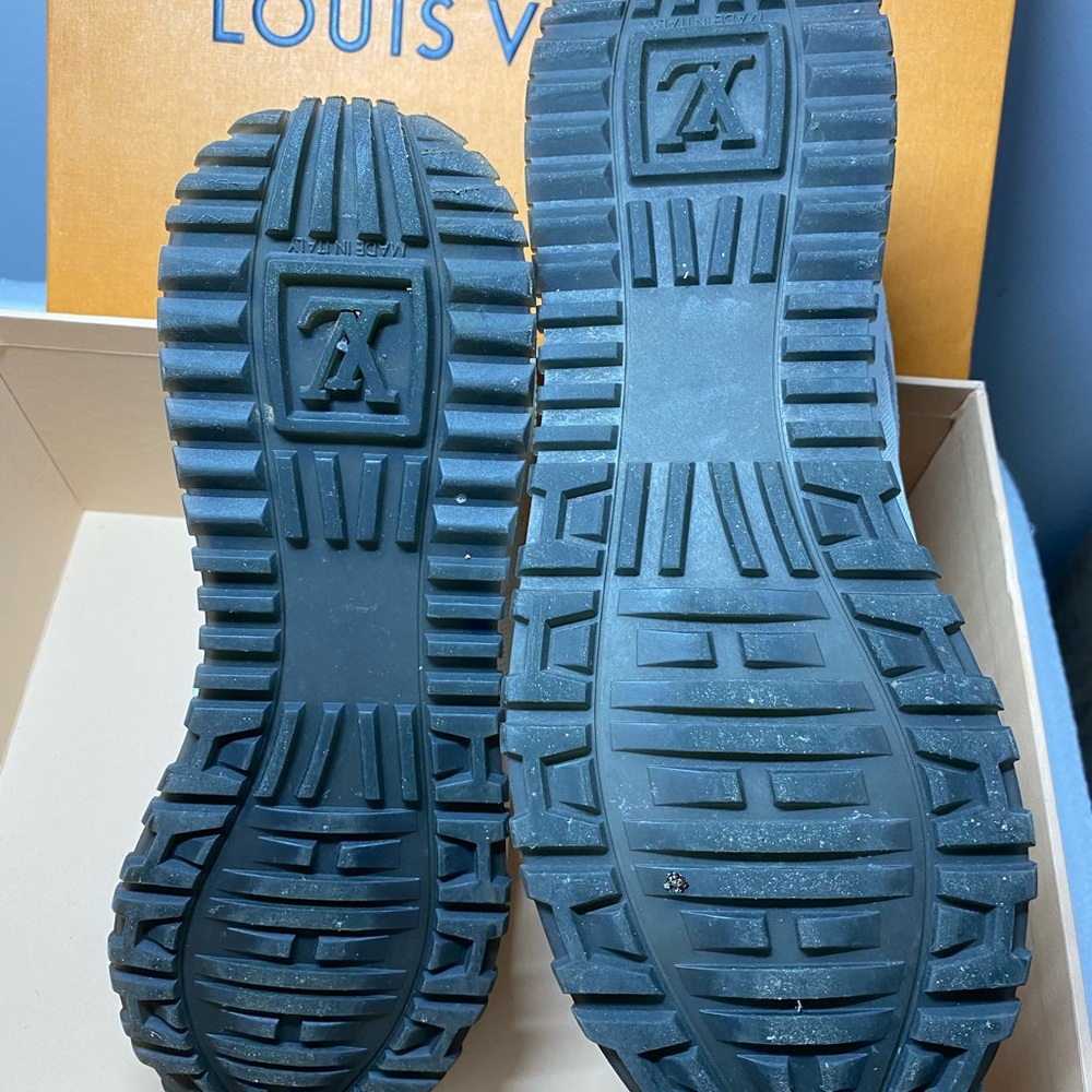 Louis Vuitton Run Away Sneakers - Picture 5 of 8